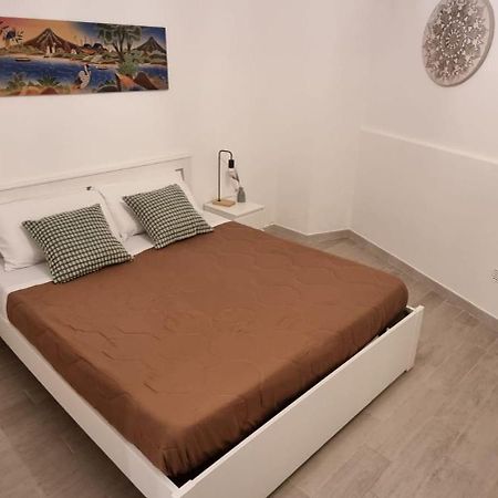 Вилла Loft Crispi Бари Экстерьер фото