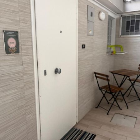 Вилла Loft Crispi Бари Экстерьер фото